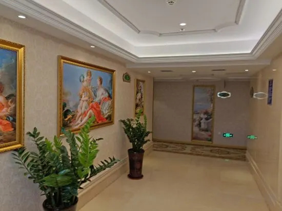 Vienna Hotel (Dongguan Huangjiang Metro Station Branch)