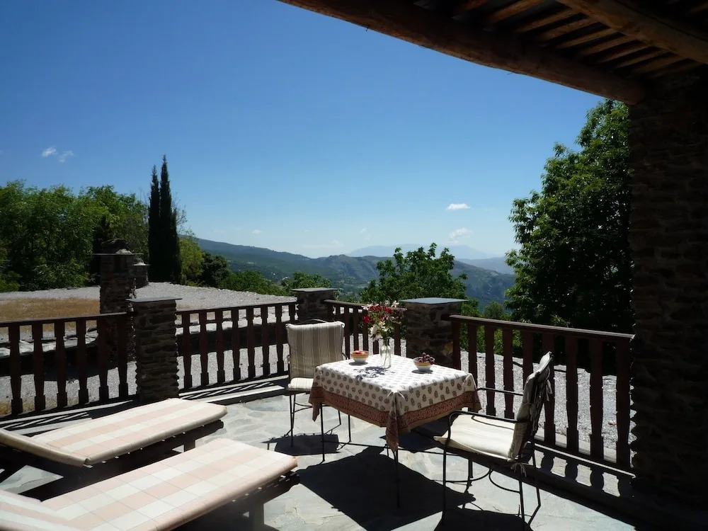 Enjoy Nature While Staying in a Small Complex With Common Pool