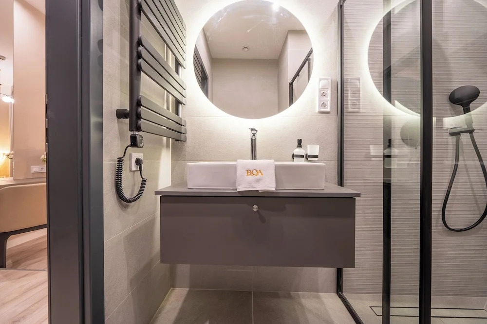 Karoly Boutique Suites, Best Location by BQA