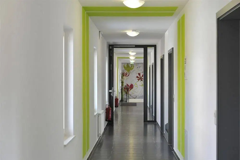 Hotel CampusZwei Komfortable Doppelzimmer & Apartments mit Küche Zentral in Ludwigsburg ideal für Business & Langzeitaufenthalte 24h Check in Kinder bis 14 Jahre übernachten kostenlos