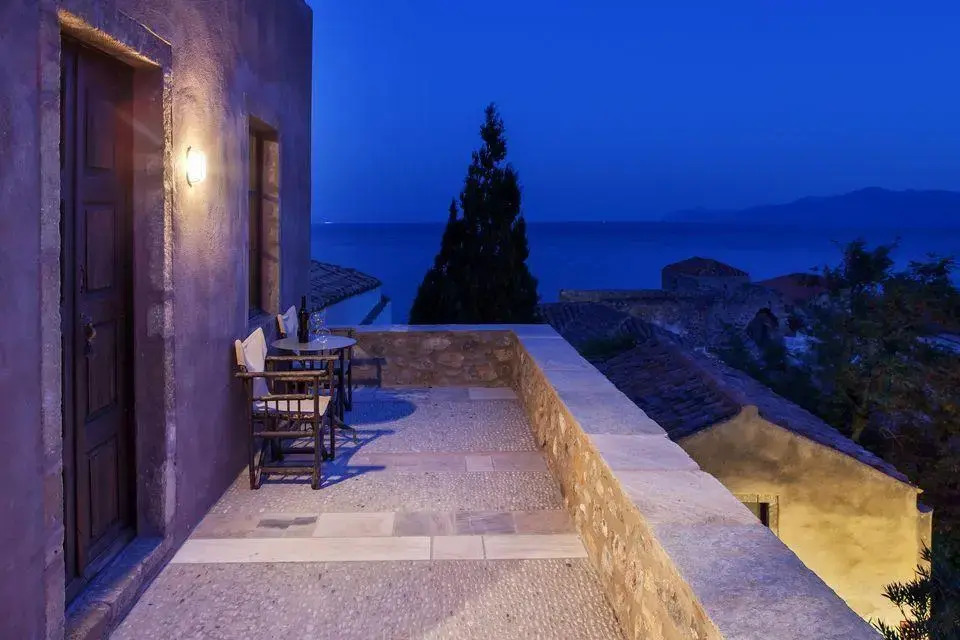 Menexes Suites Monemvasia