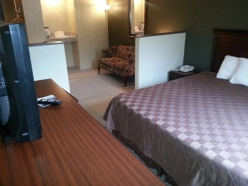 Americourt Hotel and Suites - Elizabethton