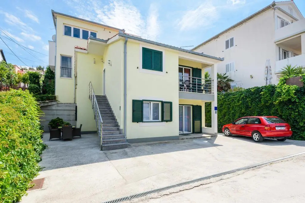 Apartments Salona