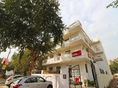 Divine Inn by OYO Rooms