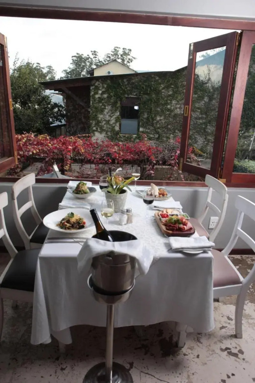 Casterbridge Hollow Boutique Hotel