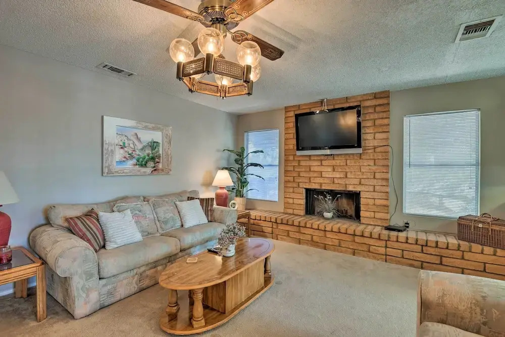 Golf, Hike & Suntan: Mesa Family Home w/ Yard