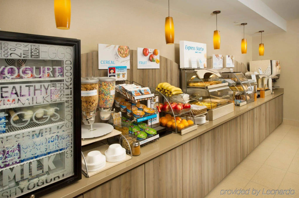 Holiday Inn Express Hotel and Suites DFW-Grapevine by IHG