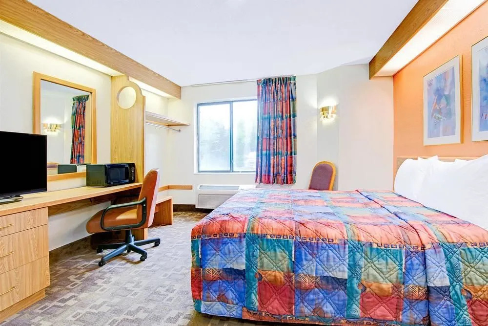 Days Inn Blue Springs