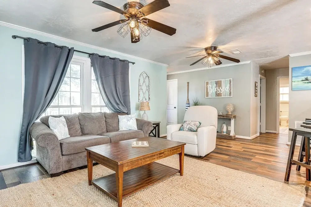 Galveston Group Getaway w/ Private Yard + Fire Pit