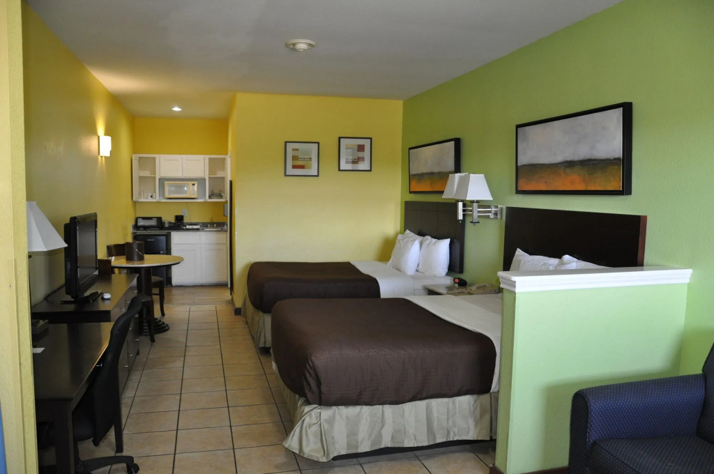 Plantation Suites and Conference Center
