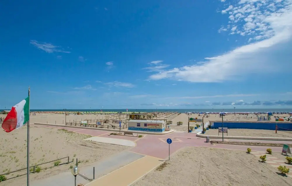 Awesome Apartment in Rosolina Mare With Outdoor Swimming Pool, Wifi and 2 Bedrooms