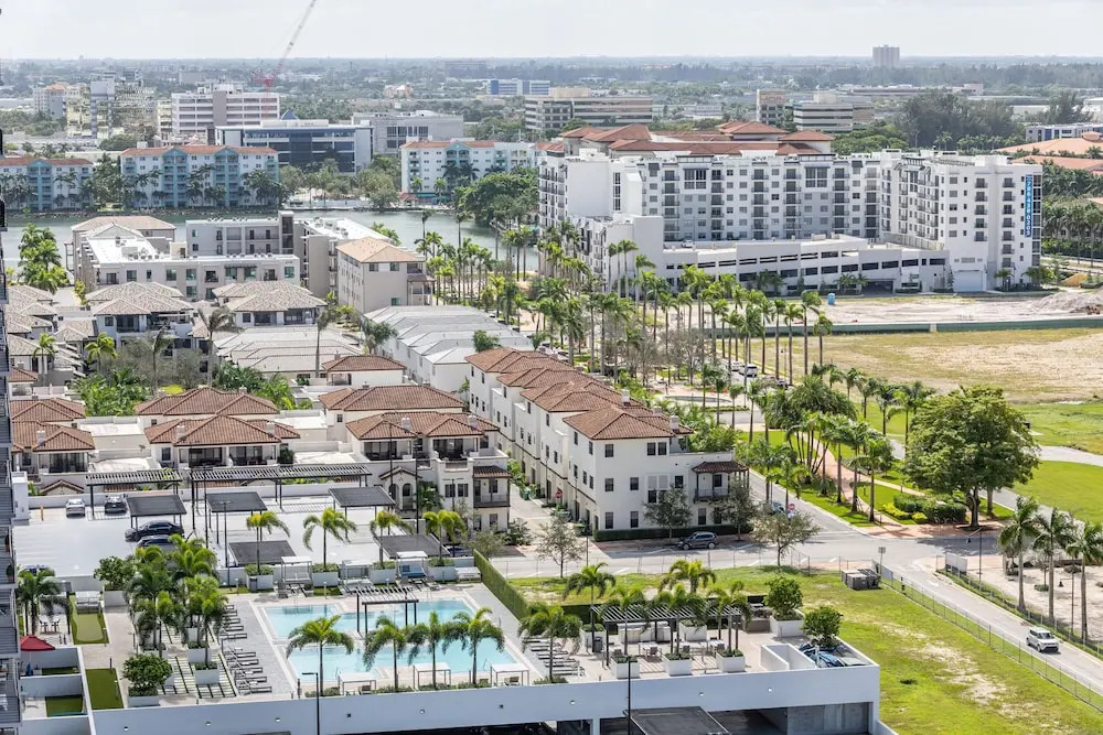 Luxury 2BD Apartment in Downtown Doral