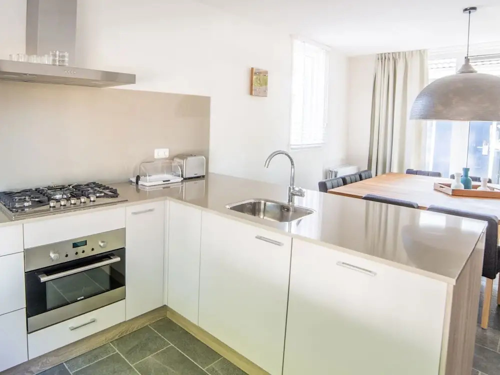 Luxurious Home with Whirlpool, 4km From Maastricht