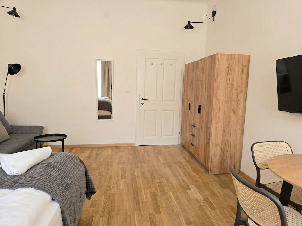 6 Min to Stadthalle Cozy 1BR Long Stay