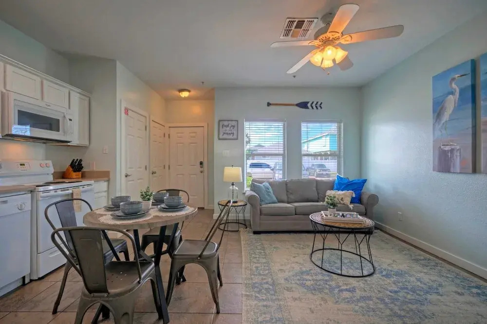 Beach Nearby + Pool 6-units Costa Bahia w/ Pet Access