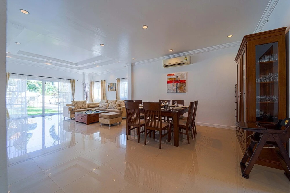 Luxurious 5-Bedroom Private Pool Villa! PV5