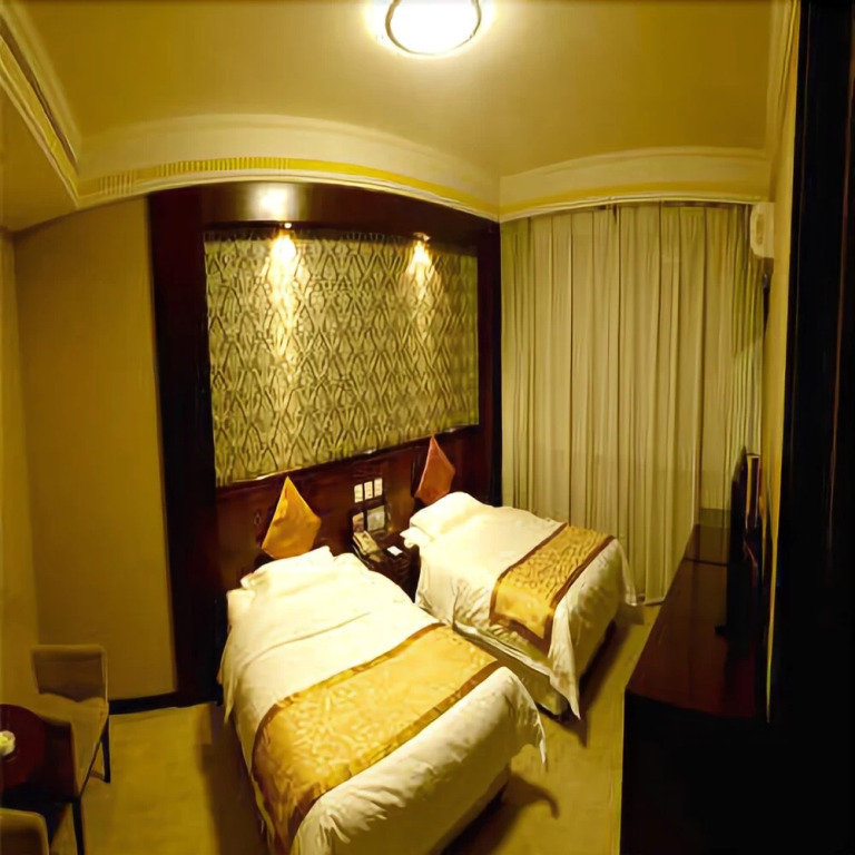 Golden Oriental Business Hotel