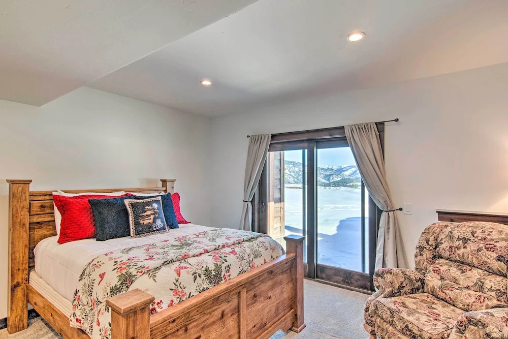 Spacious Big Sky Home w/ Hot Tub & Grill