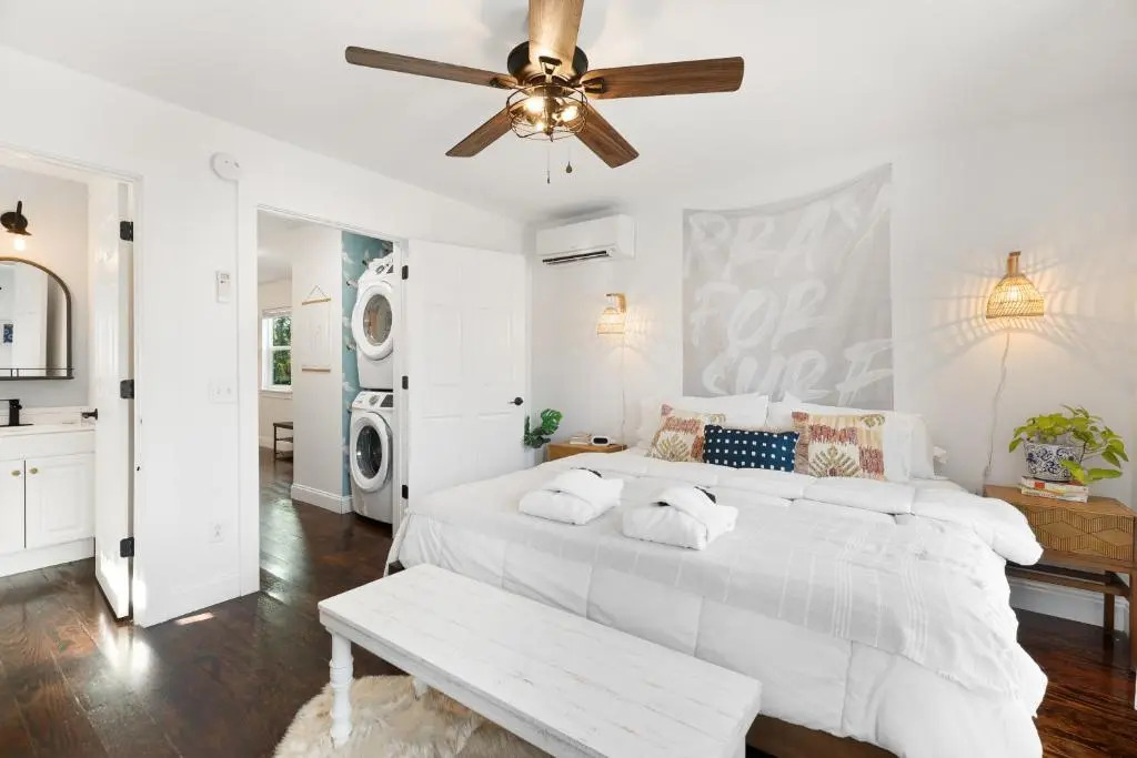 79 Sandbar Ln - Folly in Love - Renovated Private Home - Sunset Views