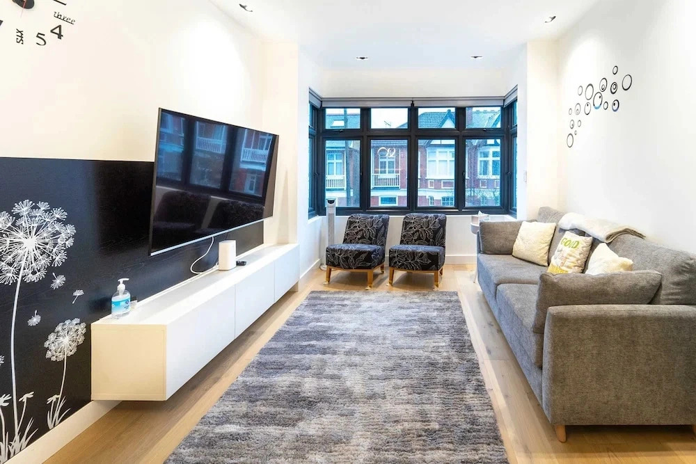 Modern Duplex in Ealing Common