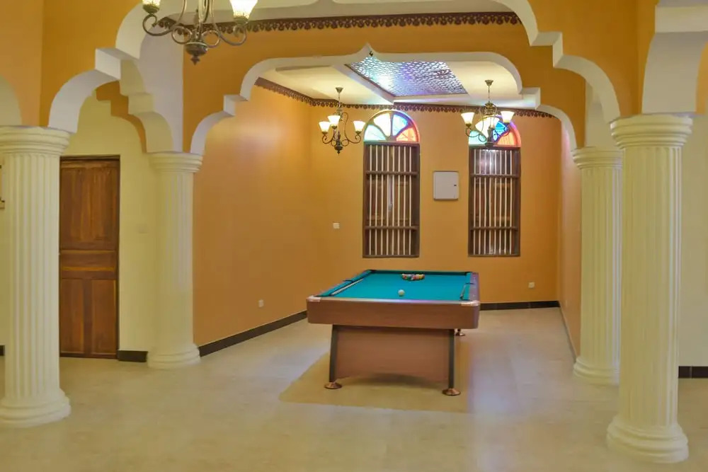 Tembo House Hotel