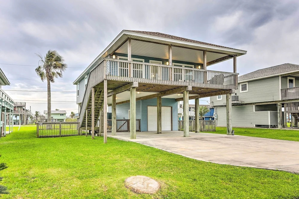 Sea Isle Retreat: Restaurant, Bar & Marina On-site