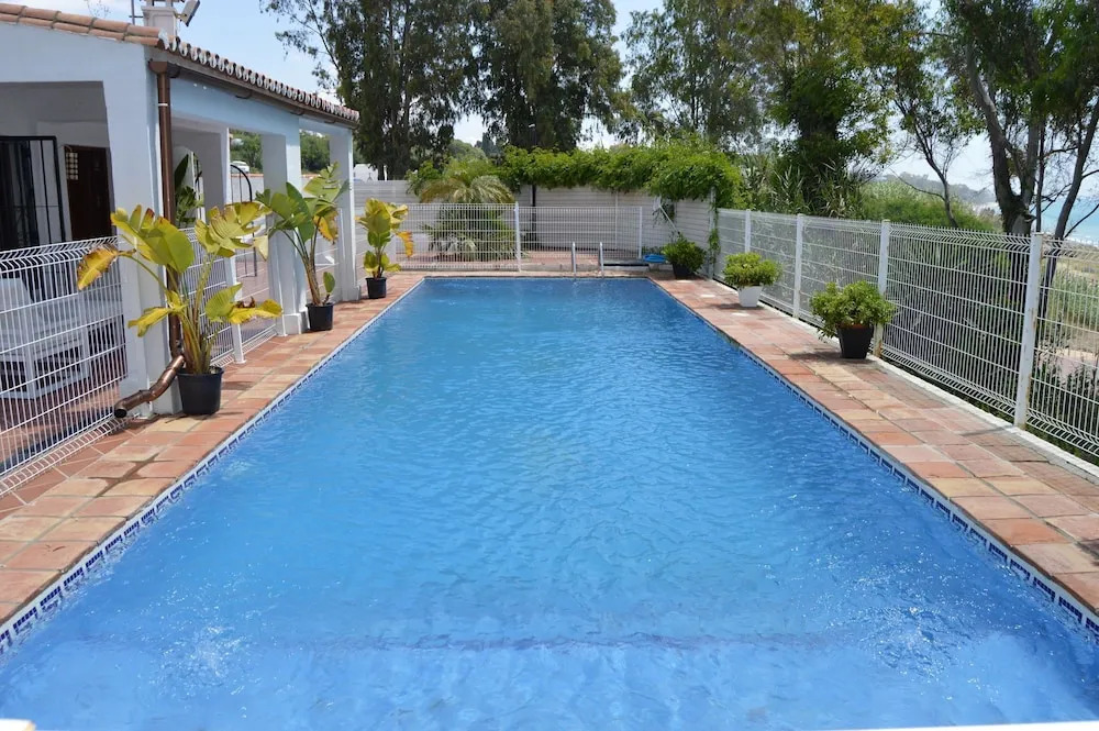 Beachfront villa protected private pool 4 bedrooms Marbella