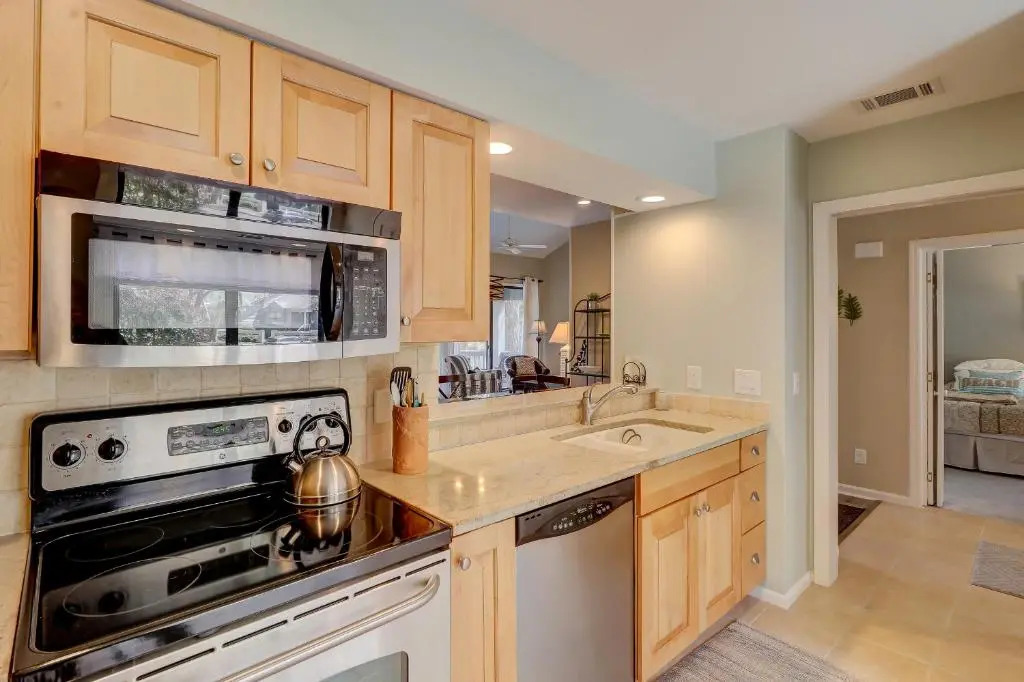 3327 Lake Forest Sea Pines 2 BR Condo