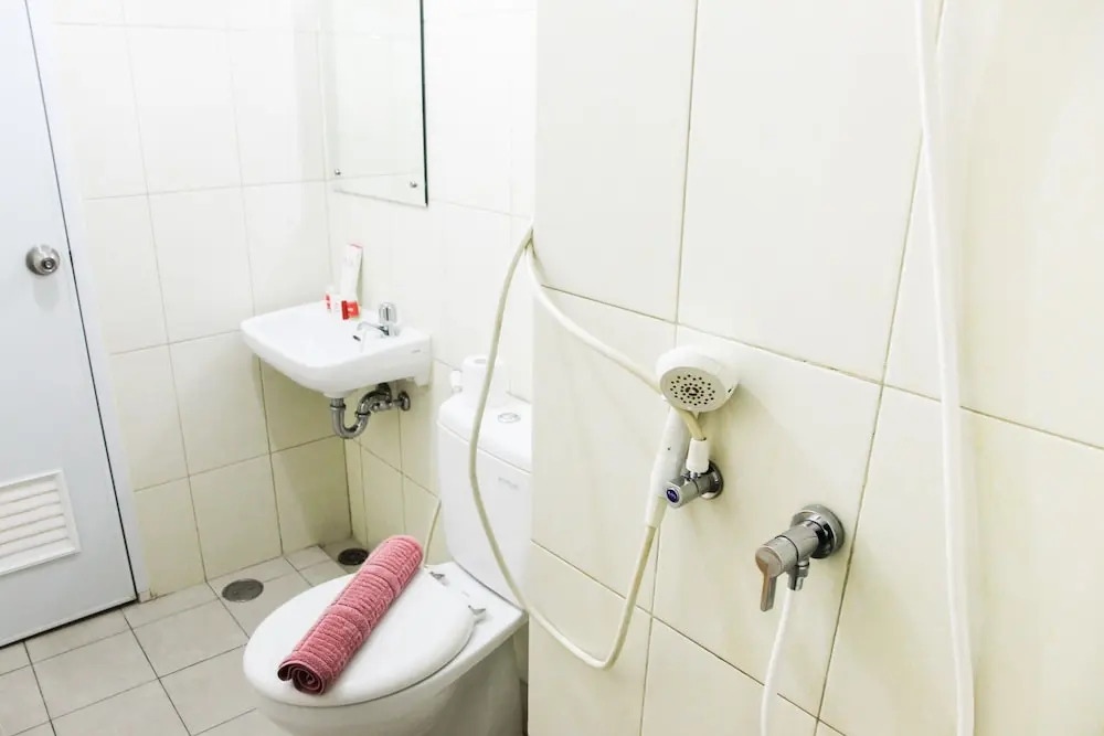 Spacious and Nice 2Br at Springlake Summarecon Bekasi Apartment by Travelio