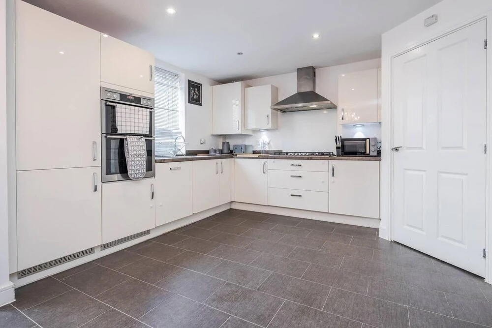 tms Cheerful 5bdr House! Thurrock! Free Parking!