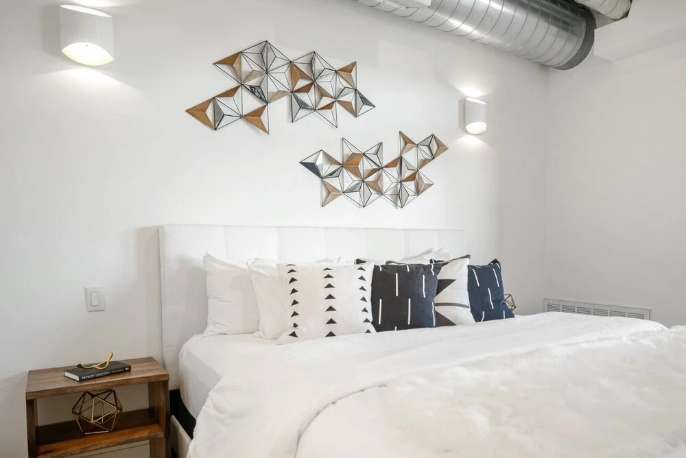 Rino Art Lofts - Urban Cowboy Loft with Skyline Views