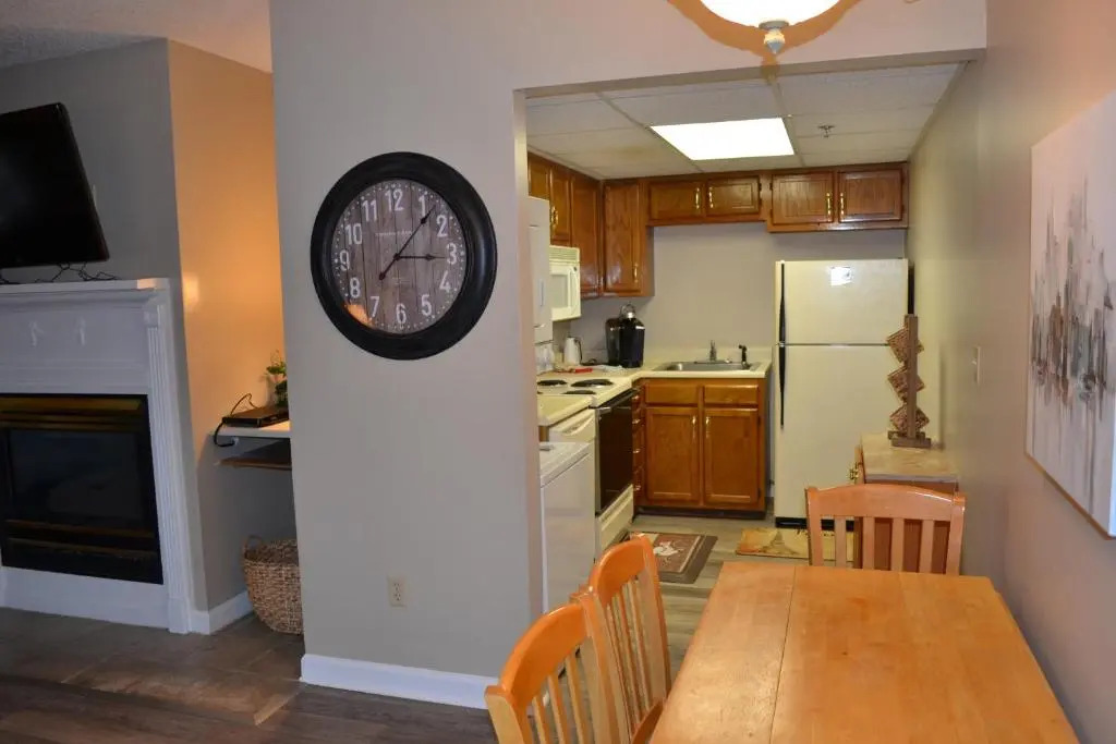 River Place Condos 401 2BD