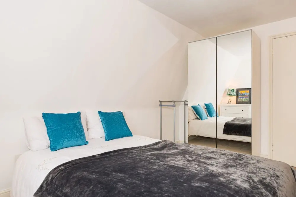 Central Richmond Studio