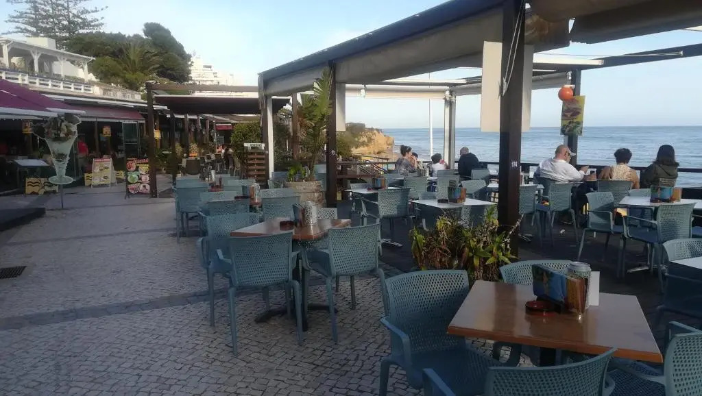 Beach Oura and Bars