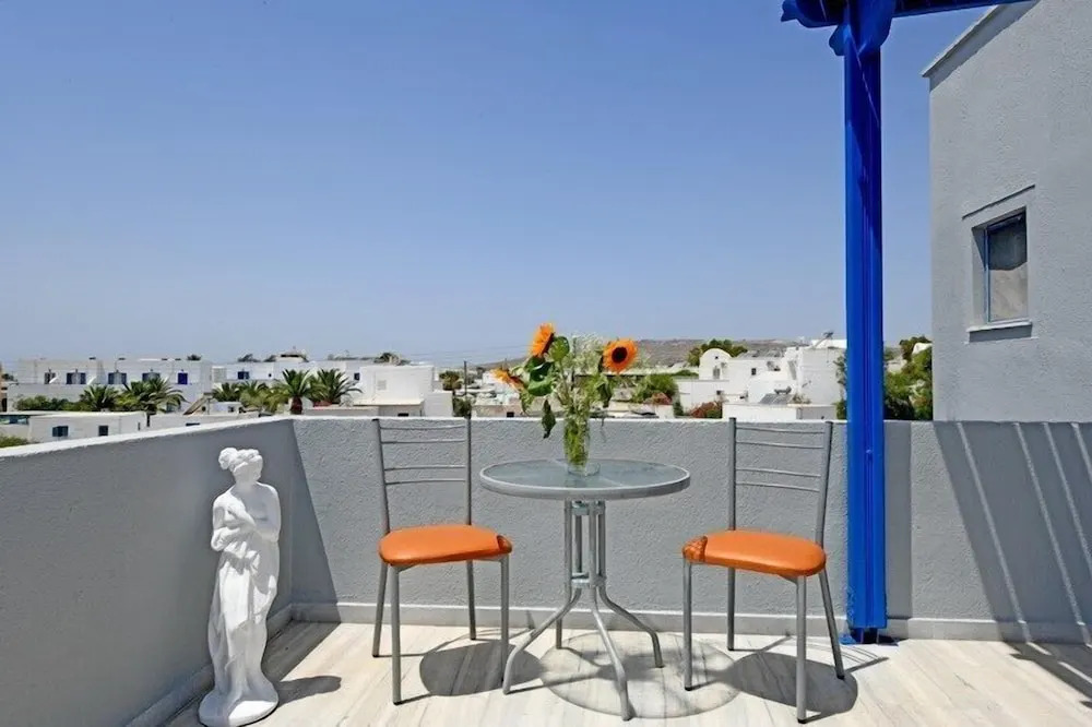 Lunar Santorini Hotel