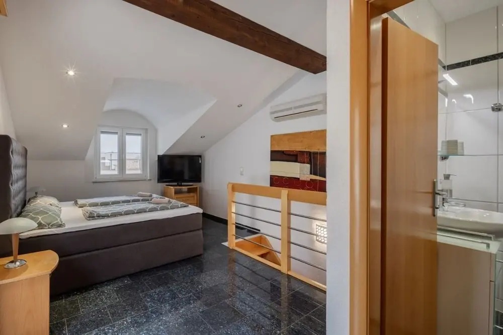 Miro - A2 Maisonette