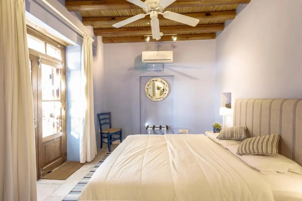 The Carob Tree Villa - Rustic Luxury Home With Access To Pool And Restaurant