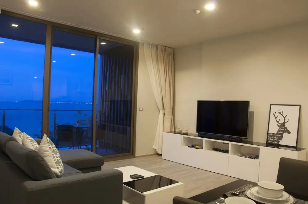 Beachfront Sea View Baan Plai Haad
