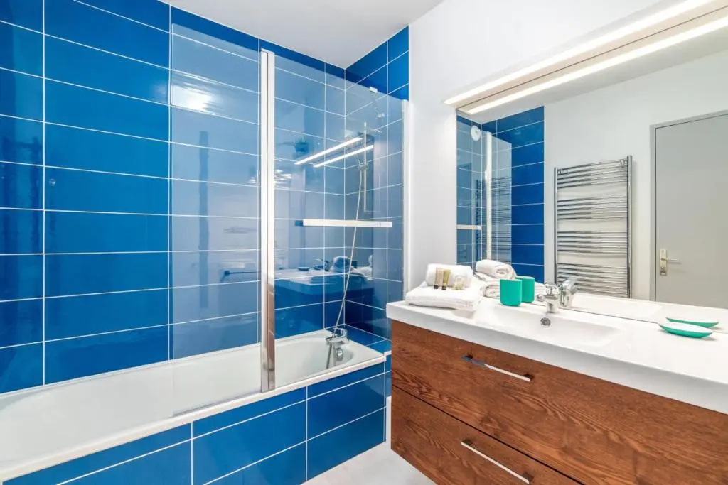 Beautiful 1-bedroom w balcony and garden near Lyons city center Welkeys