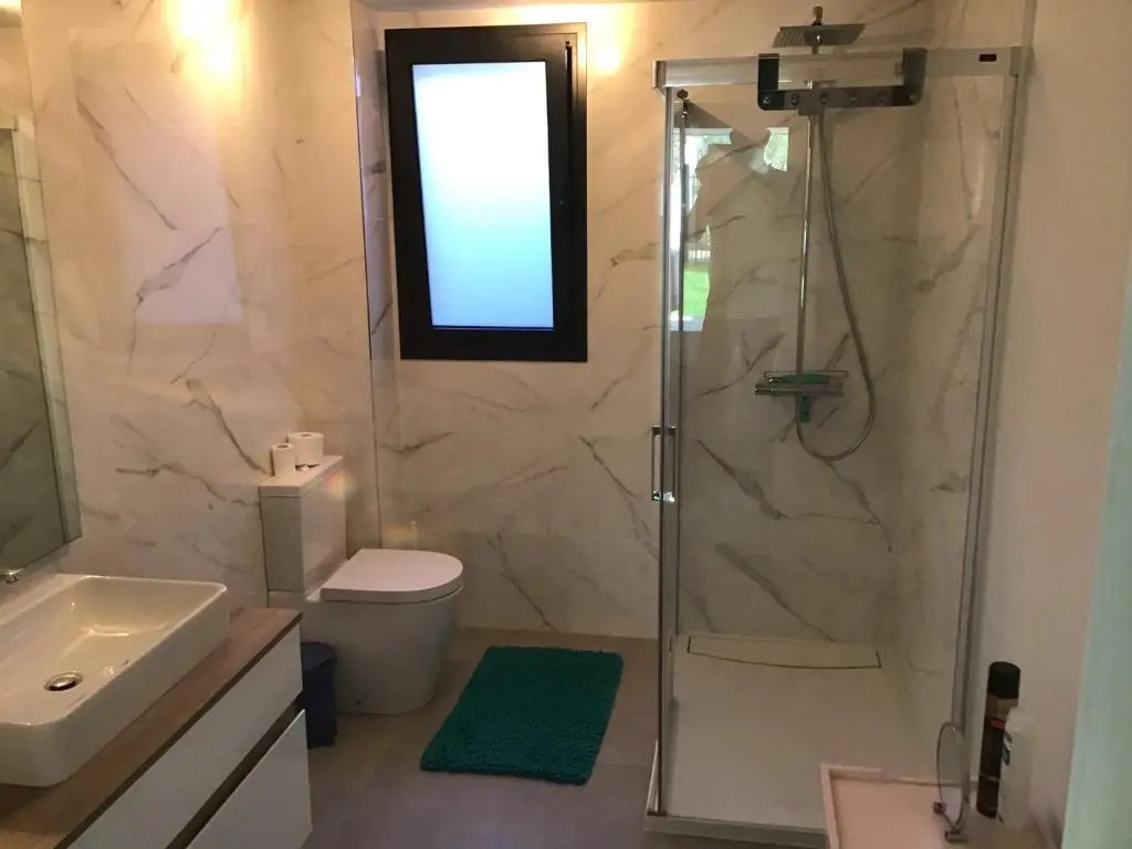 Oasis 325 Cronos homes