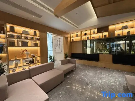 Jianguo HIDDEN Hotel (Huanggang Luotian Tiantangzhai Scenic Area Branch)