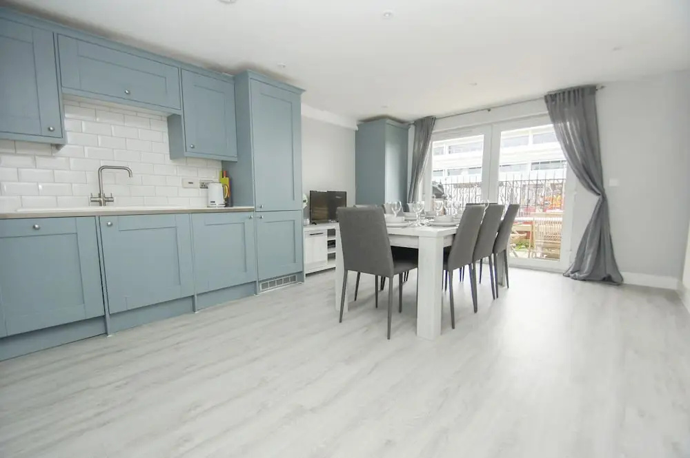Marina Apartment Parking by Brighton Holiday Lets