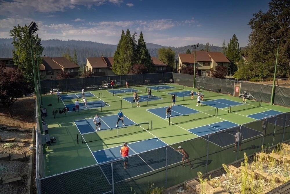 Creme de la Creme 1 - Pet Friendly Near Dunn Court Beach by Yosemite Region Resorts