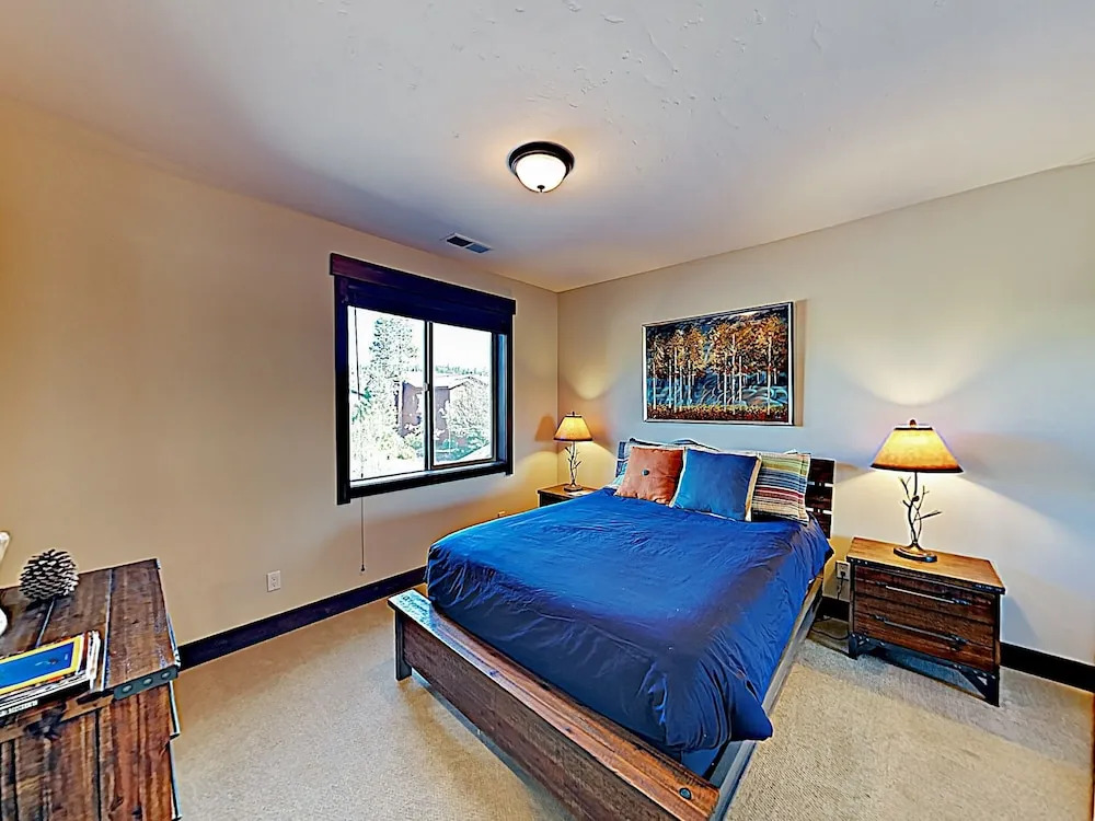 11595 #4 Truckee - 3 Br Condo