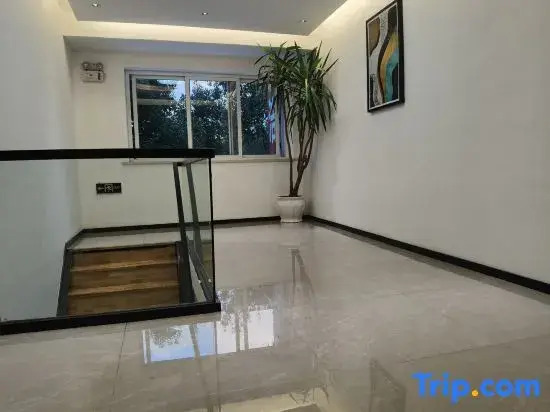 Sanmen Jinsenberland Business Hotel