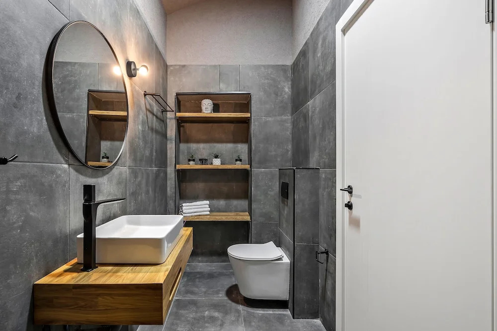 Old City Boutique - By La Finca Hotels- חוויית אירוח יוקרתית, חניה בחינם וקרבה לשדרת הקולינריה של העיר