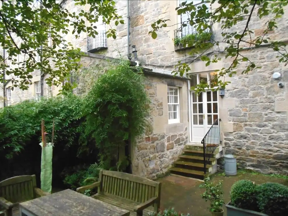 Cosy Modern Stockbridge Apartment