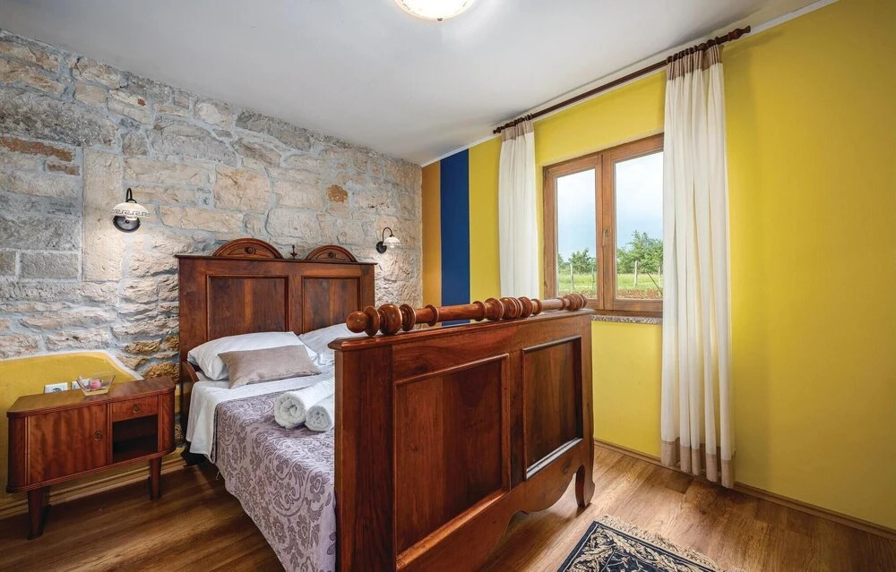 Awesome Home in Baderna With Wifi and 3 Bedrooms