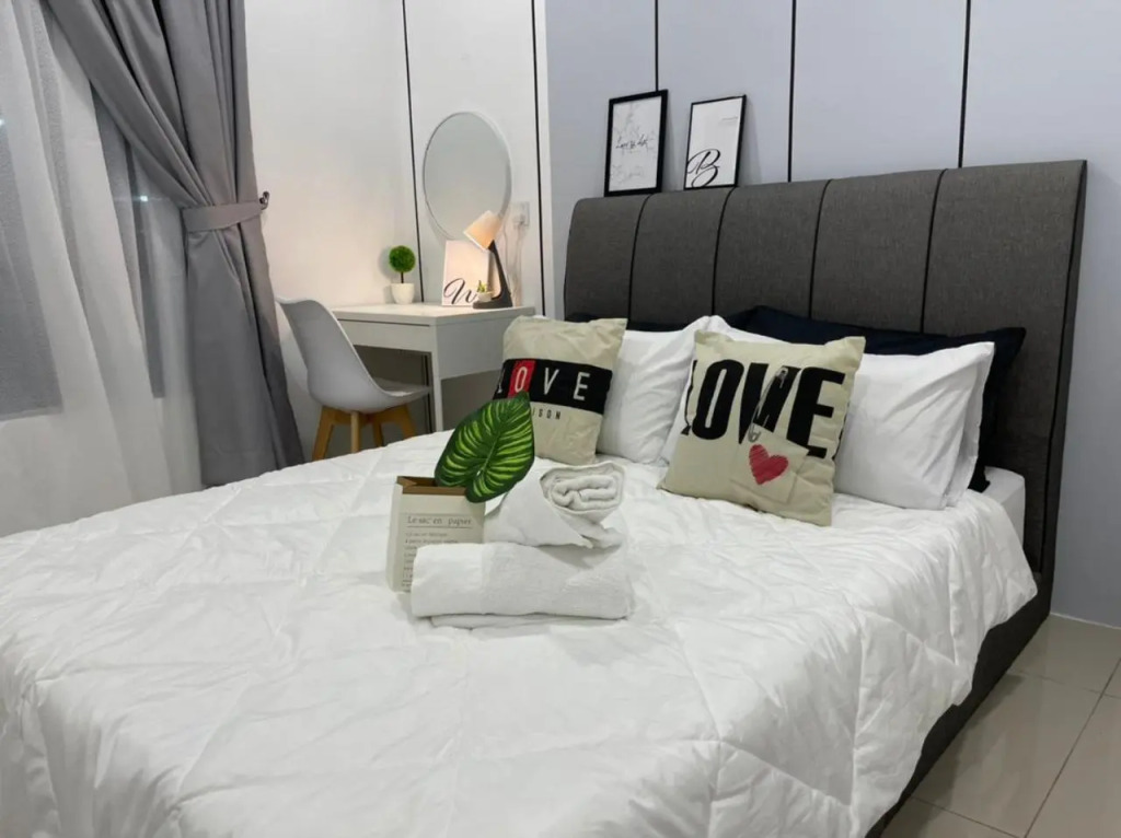 Ipoh Waterpark Homestay 7-12pax 3 Or 4Bedrooms Pool or City View with 2parking
