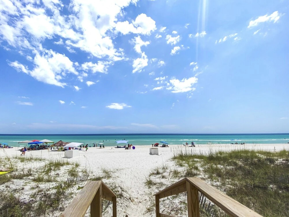 On the Beach - 2 Br townhouse by RedAwning